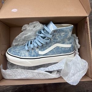 Brand New high top Vans